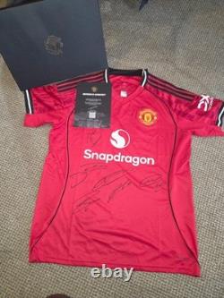 Manchester United 2025/26 Multi Signed Home Shirt including Bruno, Casemiro
