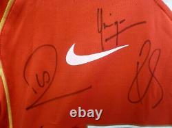 Manchester United Aig Red Signed Home Short Sleeved Football Shirt