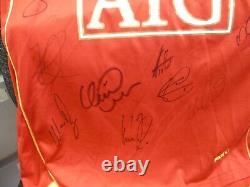 Manchester United Aig Red Signed Home Short Sleeved Football Shirt