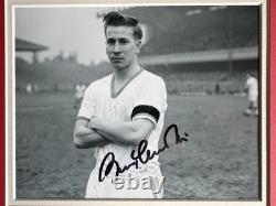 Manchester United Bobby Charlton Signed Framed 20 X 16 Double Mounted Display