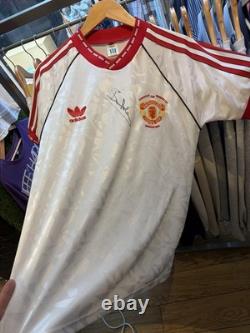Manchester United European Cup Winners Cup Shirt Bryan Robson Signed