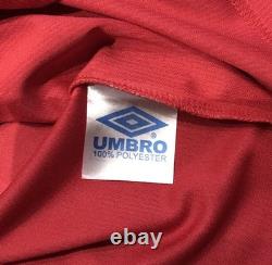 Manchester United F. C. 1998-1999 Squad + Sir. Alex Ferguson Signed Shirt with COA