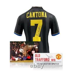 Manchester United Football Signed Memorabilia Bundle