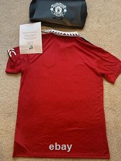 Manchester United Hand Signed Home Shirt With Certificate Of Authenticity Size L