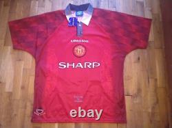 Manchester United Home football shirt 1996-98 Umbro #19 R. Jonhsen signed NEW L