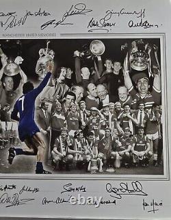 Manchester United Muti Hand Signed By 24 United Players, Fantastic Photo