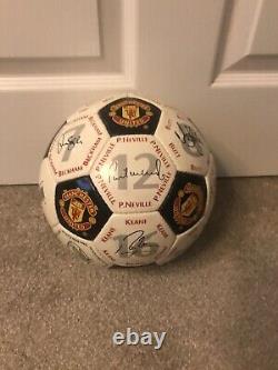 Manchester United Official Merchandise Signed Crest Signature Football Size 5