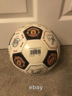 Manchester United Official Merchandise Signed Crest Signature Football Size 5