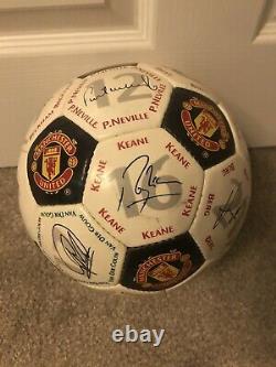 Manchester United Official Merchandise Signed Crest Signature Football Size 5