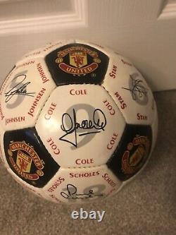 Manchester United Official Merchandise Signed Crest Signature Football Size 5