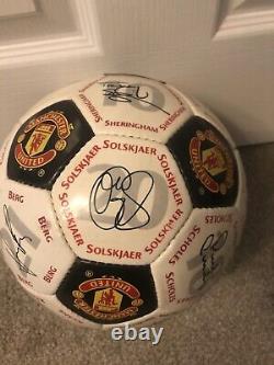 Manchester United Official Merchandise Signed Crest Signature Football Size 5