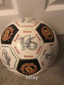 Manchester United Official Merchandise Signed Crest Signature Football Size 5