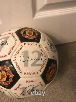 Manchester United Official Merchandise Signed Crest Signature Football Size 5