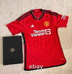 Manchester United Original Signed Football Shirt #24 S, Presentation Box