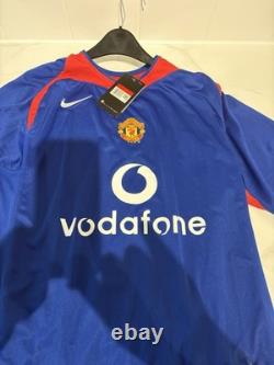 Manchester United Ryan Giggs Signed Football Shirt with Certificate and Photo
