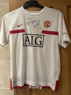 Manchester United Shirt Singed By Alex Ferguson And Giggs