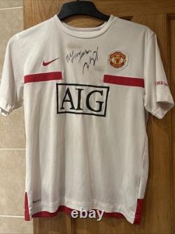 Manchester United Shirt Singed By Alex Ferguson And Giggs