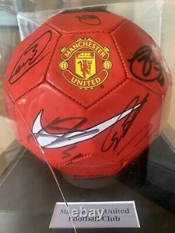 Manchester United Signed Football 2009-10 Season COA Included