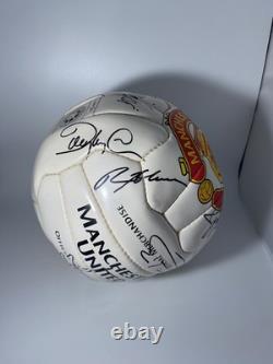 Manchester United Signed Football Giggs, Keane, Scholes, Veron, Solskjaer etc