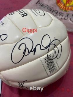 Manchester United Signed Football Giggs, Keane, Scholes, Veron, Solskjaer etc