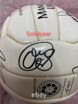Manchester United Signed Football Giggs, Keane, Scholes, Veron, Solskjaer etc