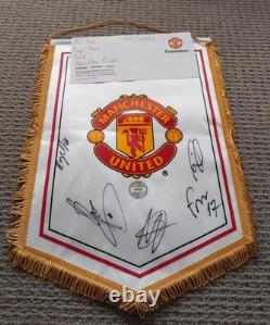 Manchester United Signed Football Pennant. United Hologram Authenticity No 38546