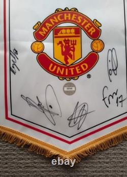 Manchester United Signed Football Pennant. United Hologram Authenticity No 38546
