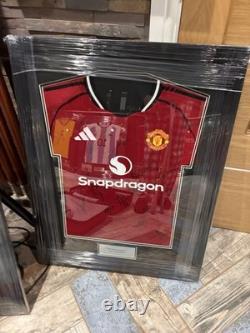 Manchester United Signed Team Top With COA