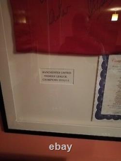 Manchester United Signed and Framed Football Shirt 2010/2011