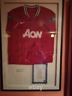 Manchester United Signed and Framed Football Shirt 2010/2011