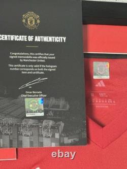 Manchester United Squad Signed & Framed 2025/26 Shirt With Club COA CUNHA BRUNO