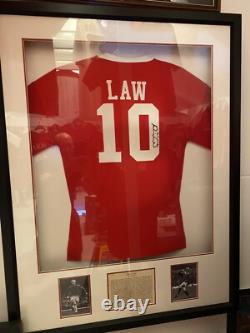 Manchester United signed framed Shirt Dennis Law
