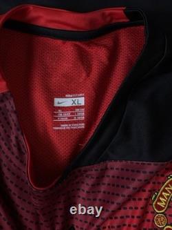 Nike Manchester United AIG Signed Training Top XL