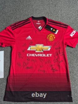 Official Cert Squad Signed Manchester United Women's Promotion Season 2018/19