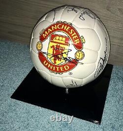 Official MUFC Certified 2000-2001 Manchester United Squad Signed Ball