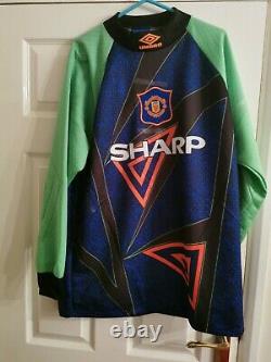 PETER SCHMEICHEL MANCHESTER UNITED SIGNED SHIRT SIZE LARGE COLLECTABLE bs1