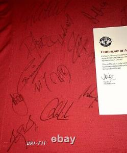 PLAYER ISSUE Manchester United 2011-2012 Squad Signed Shirt (MUFC Hologram COA)