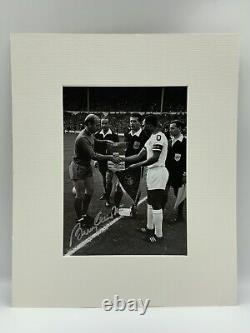 RARE Bobby Charlton Manchester United Signed Photo Display + COA 1968 CUP FINAL