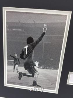 RARE George Best Manchester United Signed Photo Display + COA AUTOGRAPH 1968