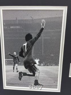 RARE George Best Manchester United Signed Photo Display + COA AUTOGRAPH 1968