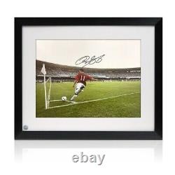 Ryan Giggs Signed Manchester United Football Photo Corner. Framed