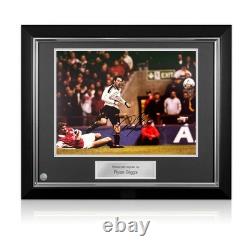 Ryan Giggs Signed Manchester United Football Photo FA Cup Goal. Deluxe Frame