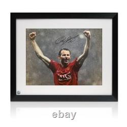 Ryan Giggs Signed Manchester United Football Photo UCL Winner. Framed