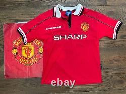 SIGNED Sir Alex Ferguson 98/99 Manchester United Treble Winners Shirt