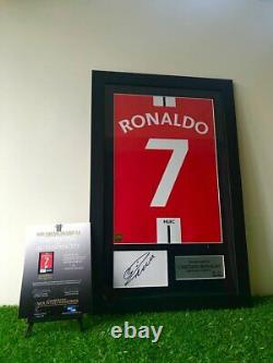 Signed Rooney, Cantona, Ronaldo Reds in Manchester Bundle Home shirt Print