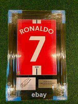 Signed Rooney, Cantona, Ronaldo Reds in Manchester Bundle Home shirt Print