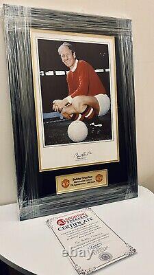 Sir Bobby Charlton Hand Signed Manchester United Print Deluxe Frame BUSBY + COA