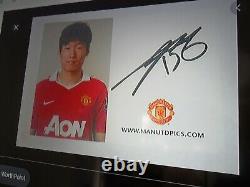 Squad Signed Manchester United Shirt 2009